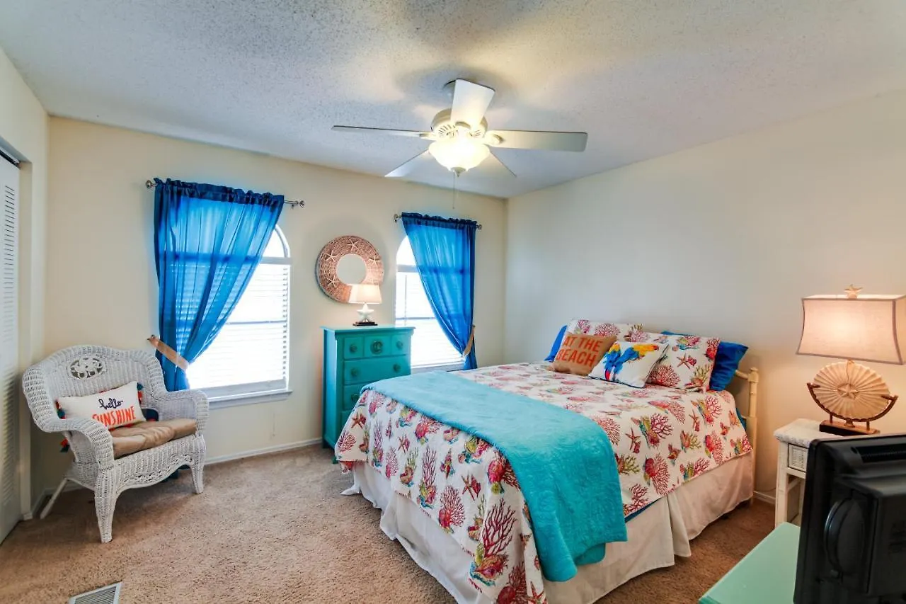 Destin Townhome With Balcony - Walk To The Beach! United States